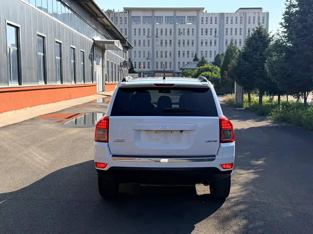 Jeep Compass (Import) — миниатюра 6