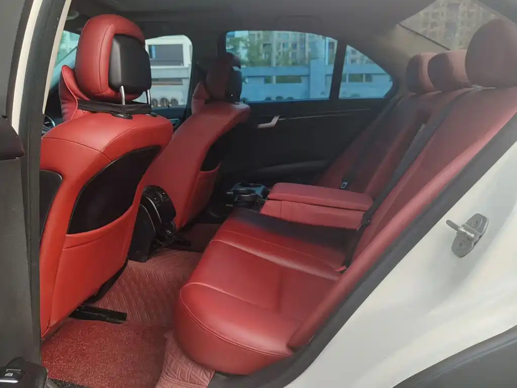 Mercedes-Benz C-Class — миниатюра 5