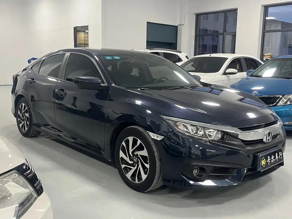 Honda Civic 2016 220TURBO CVT Luxury