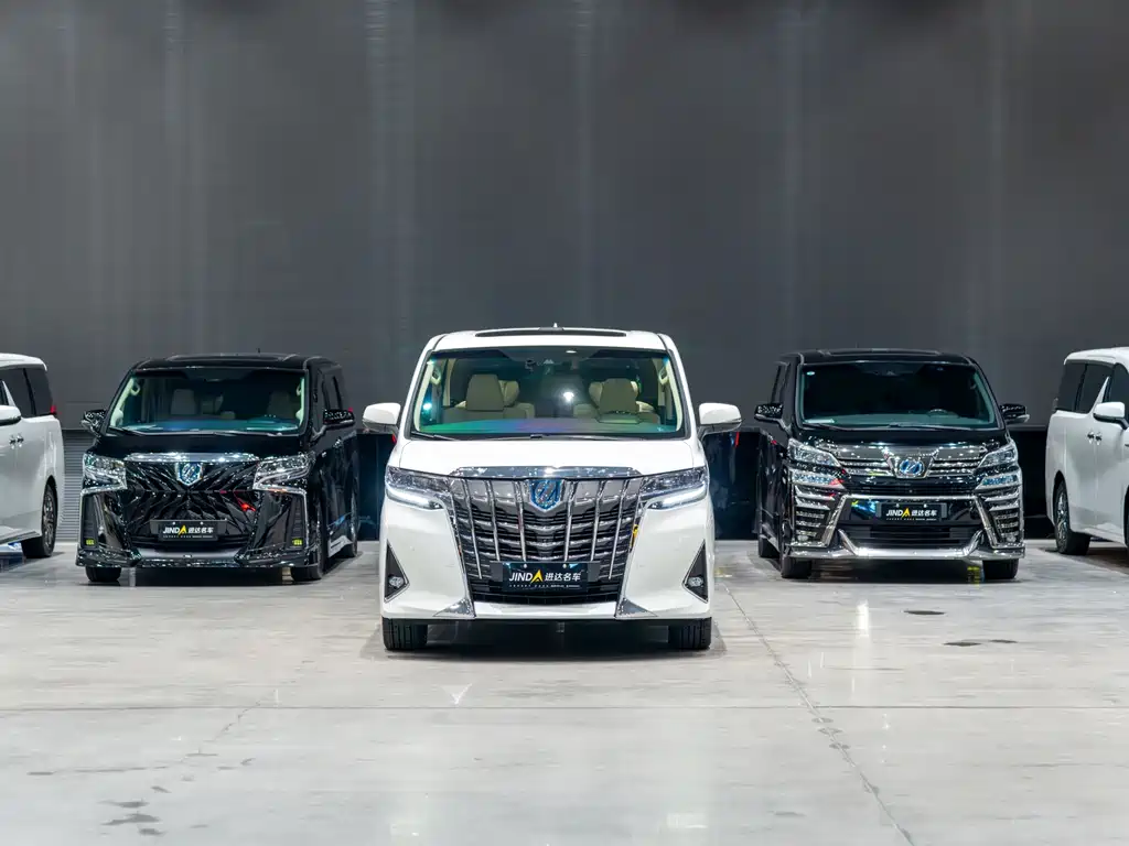 Toyota Alphard — миниатюра 2