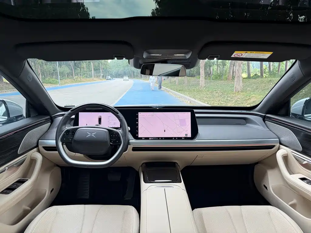 XPeng P7 — миниатюра 15