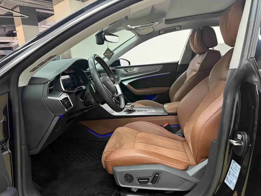 Audi A7L — миниатюра 12