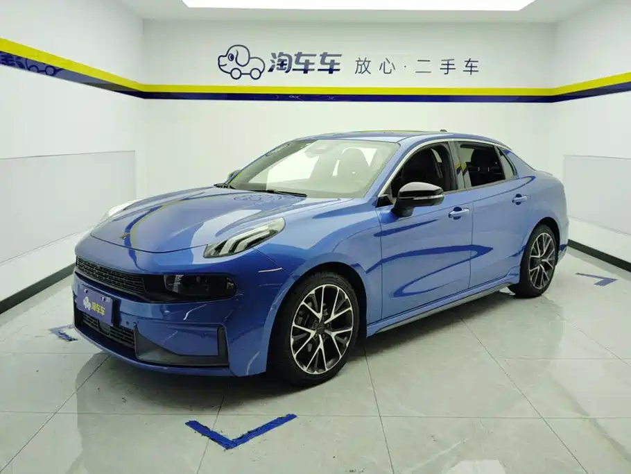 Lynk & Co 03