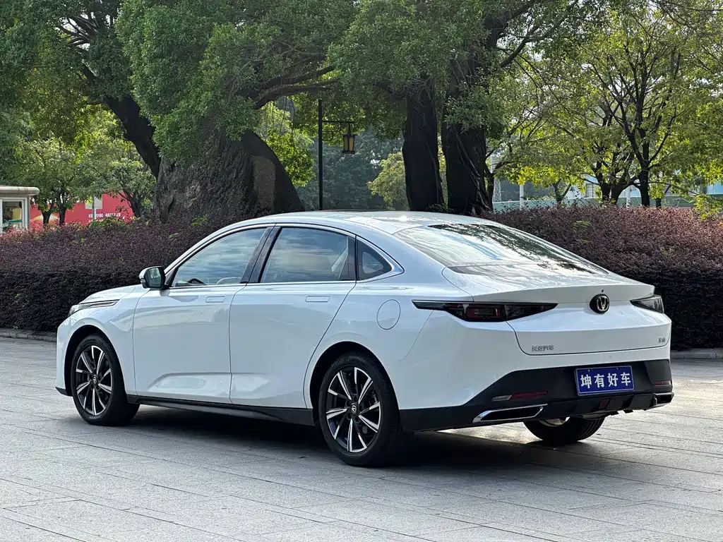 Changan Eado — миниатюра 4