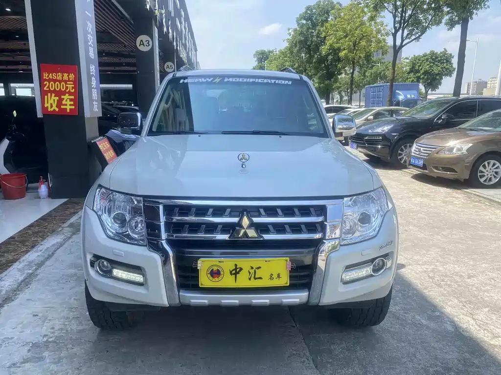 Mitsubishi Pajero (Import) — миниатюра 2