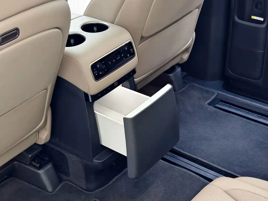 Li Auto Li MEGA — миниатюра 10