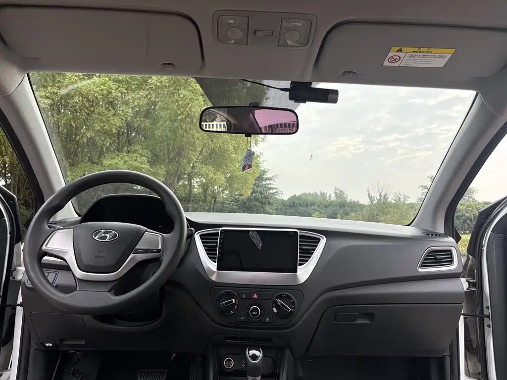 Hyundai Verna — миниатюра 10