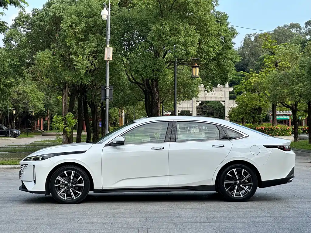 Changan Eado — миниатюра 9