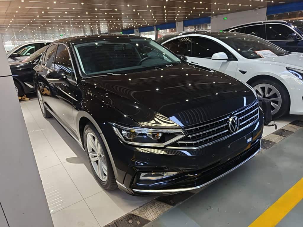 Volkswagen Magotan 1.4 л 2024 г. Чёрный, пробег 19500 км