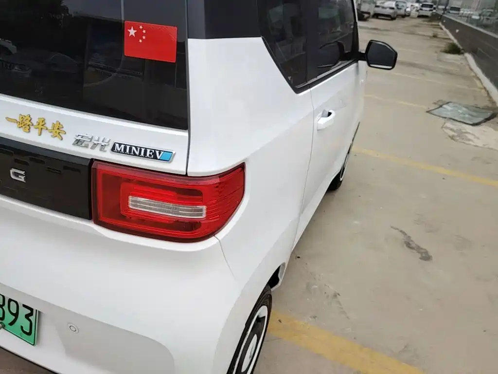Wuling MINIEV — миниатюра 8