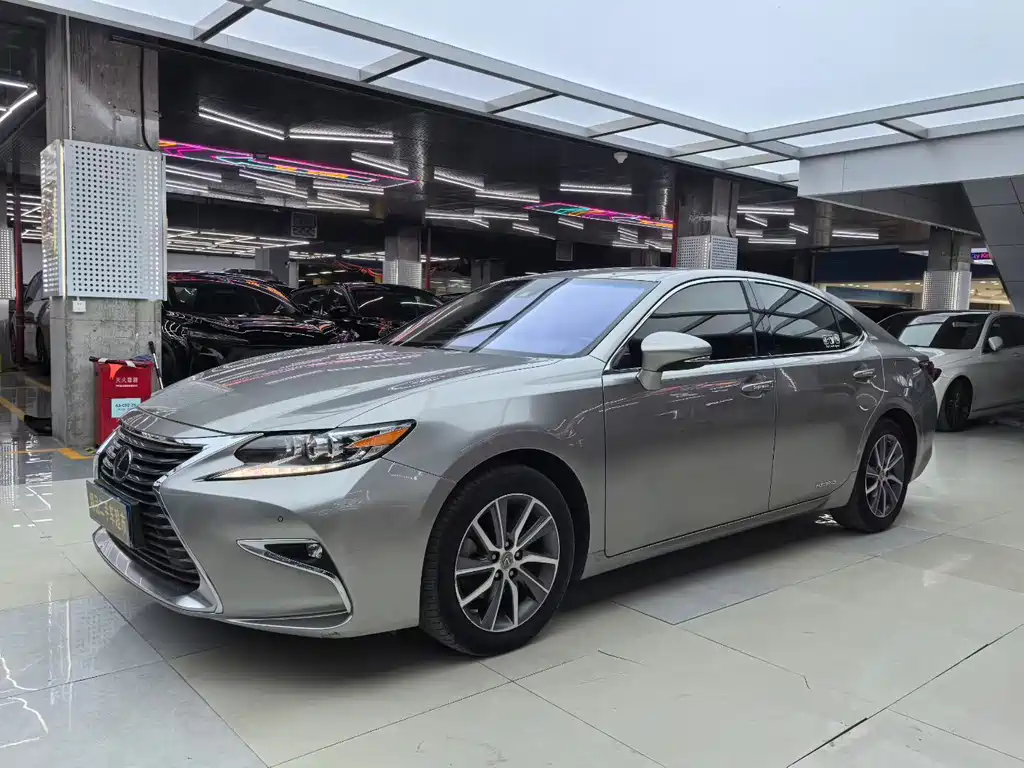 Lexus ES — миниатюра 2