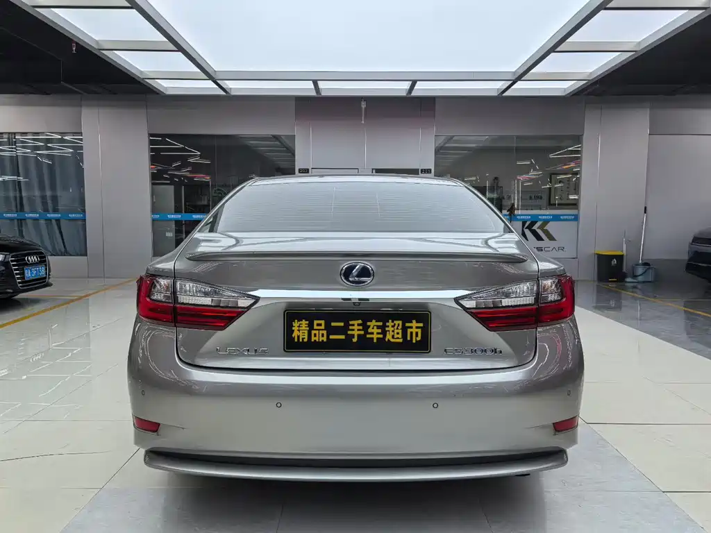 Lexus ES — миниатюра 4