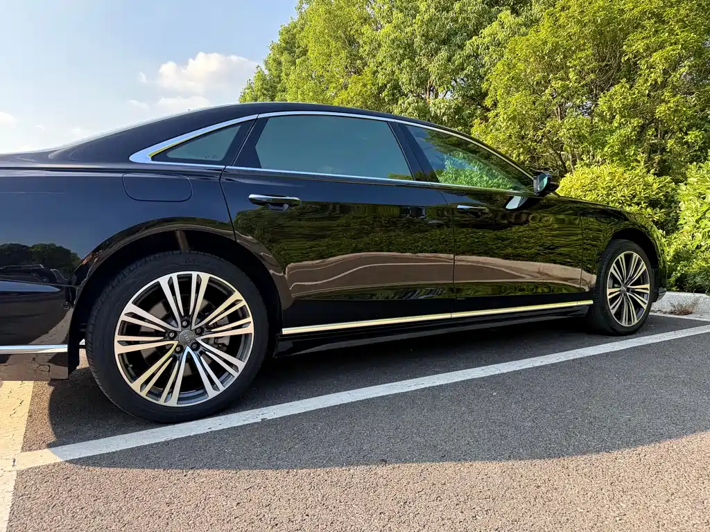 Audi A8 — миниатюра 7