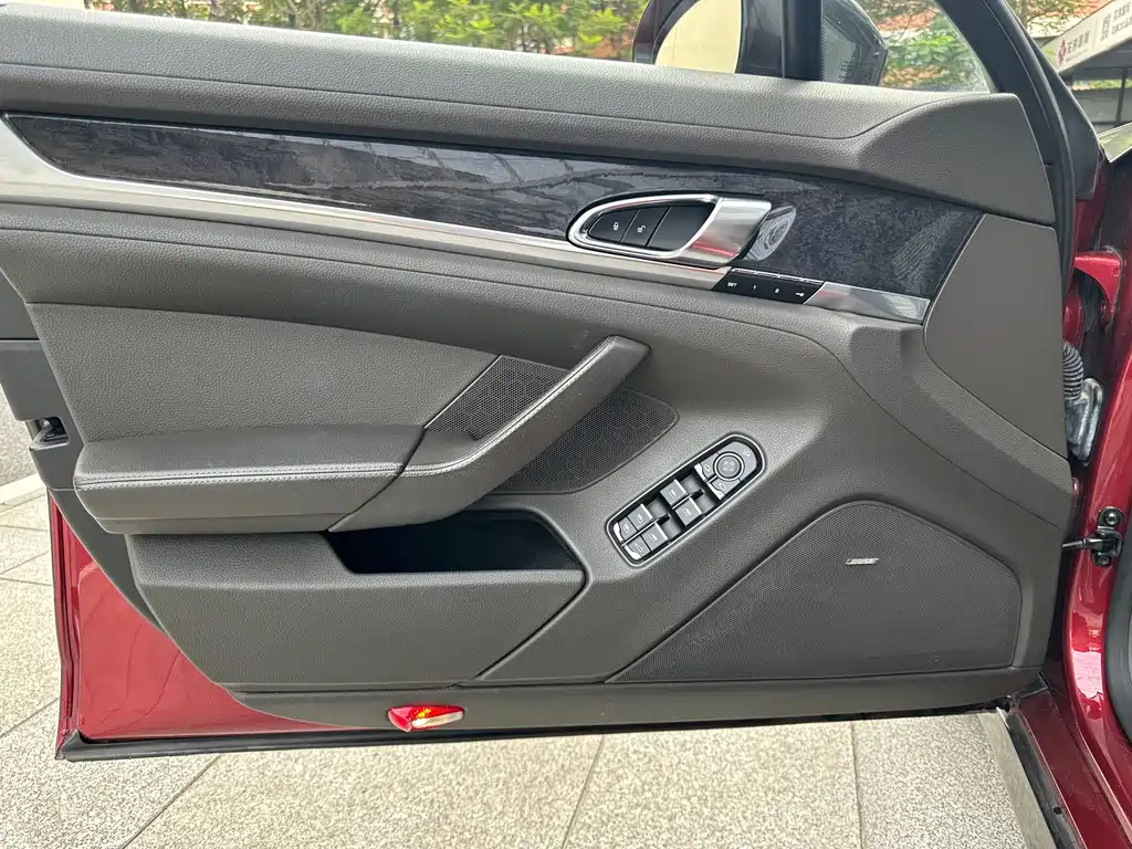 Porsche Panamera — миниатюра 9