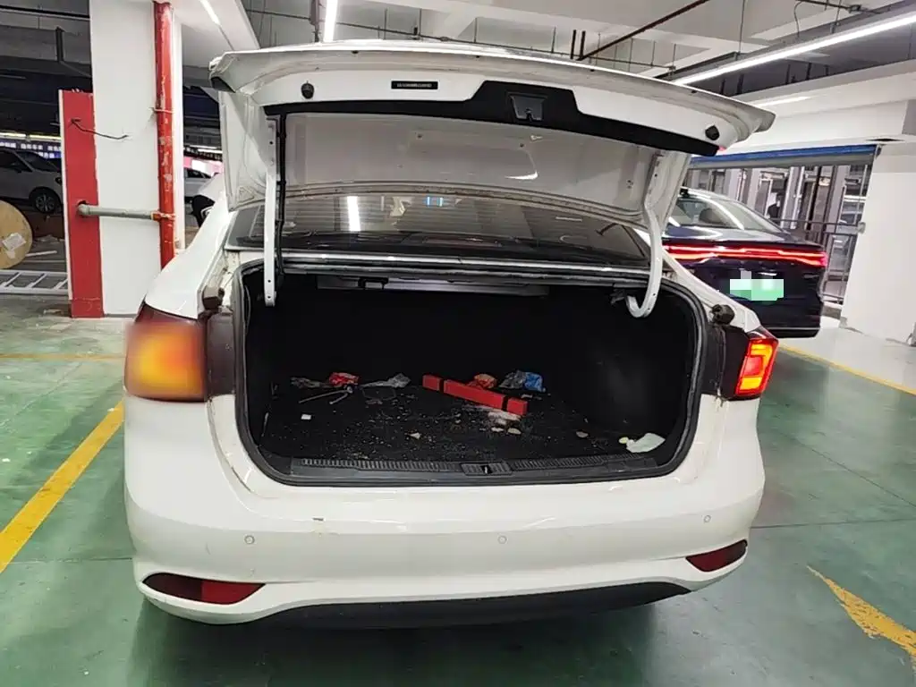Roewe i5 — миниатюра 19
