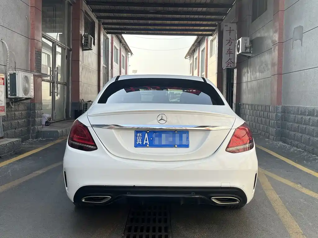 Mercedes-Benz C-Class — миниатюра 6