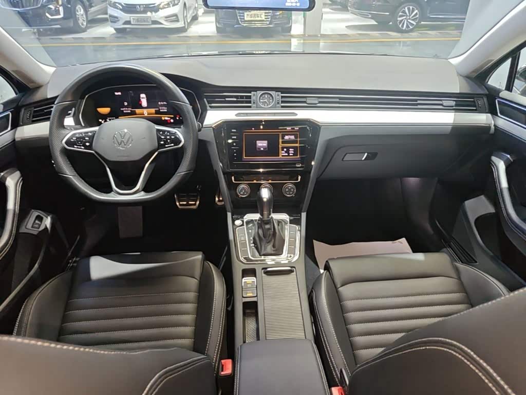 Volkswagen Magotan 1.4 л 2024 г. Чёрный, пробег 19500 км