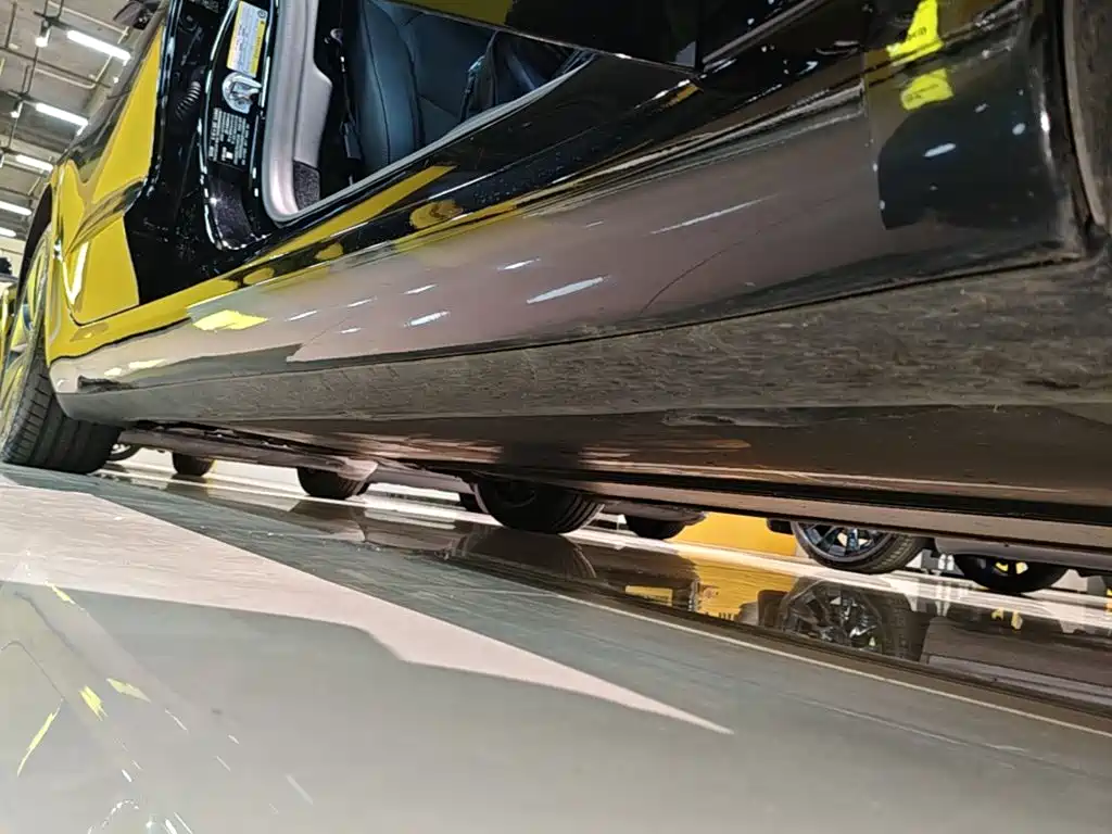 Tesla Model 3 — миниатюра 21