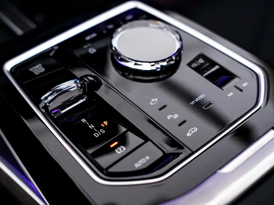 BMW 7 Series — миниатюра 21