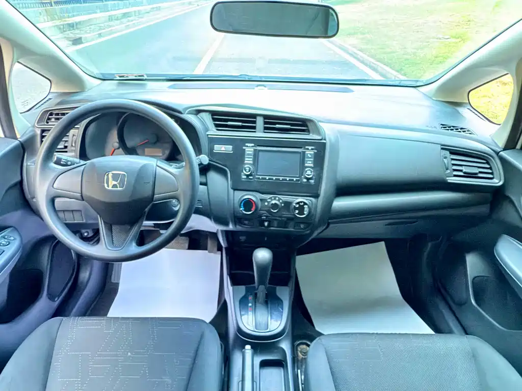 Honda Fit — миниатюра 7