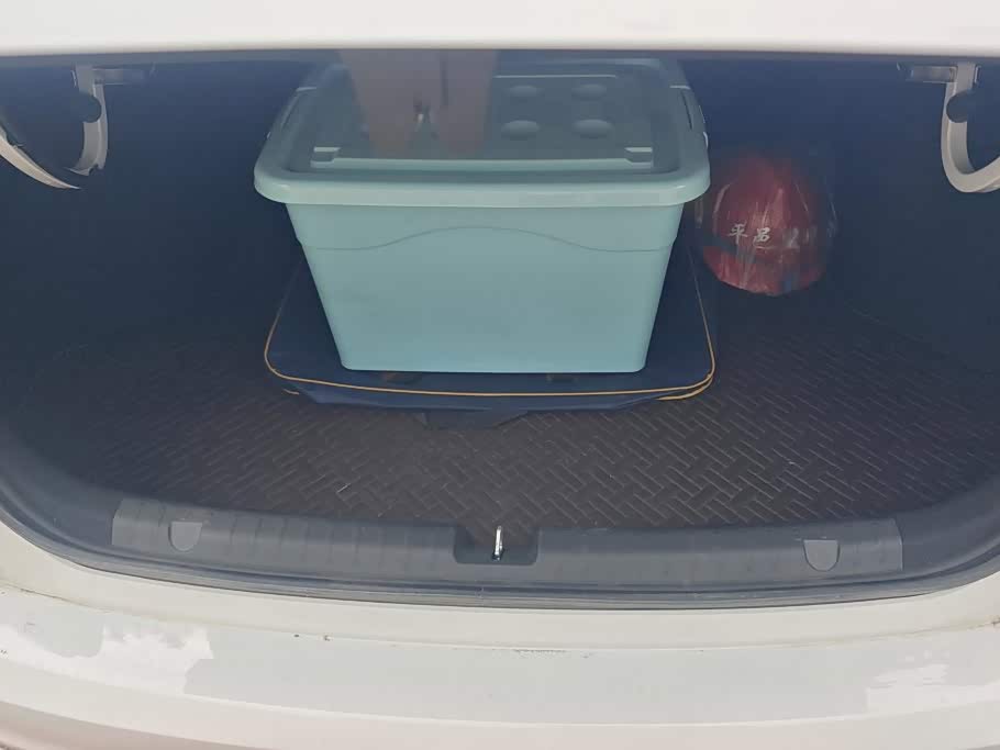 Geely Emgrand L 1.4 л 2023 г. Белый, пробег 26400 км