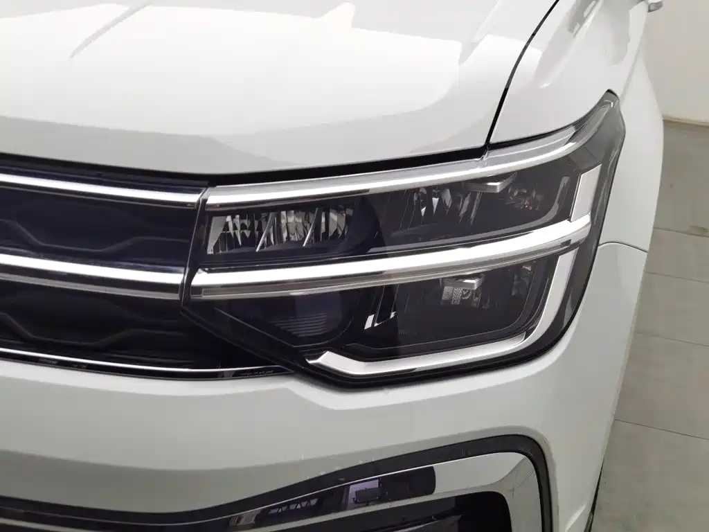 Volkswagen Tharu — миниатюра 7