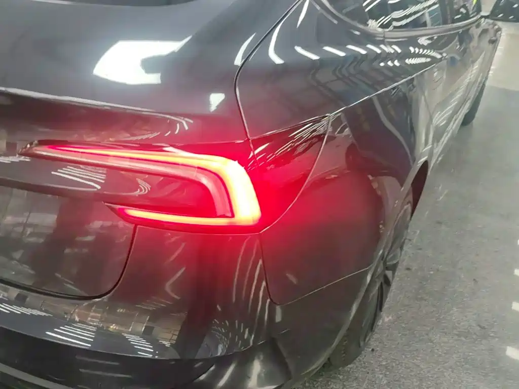 Tesla Model 3 — миниатюра 8