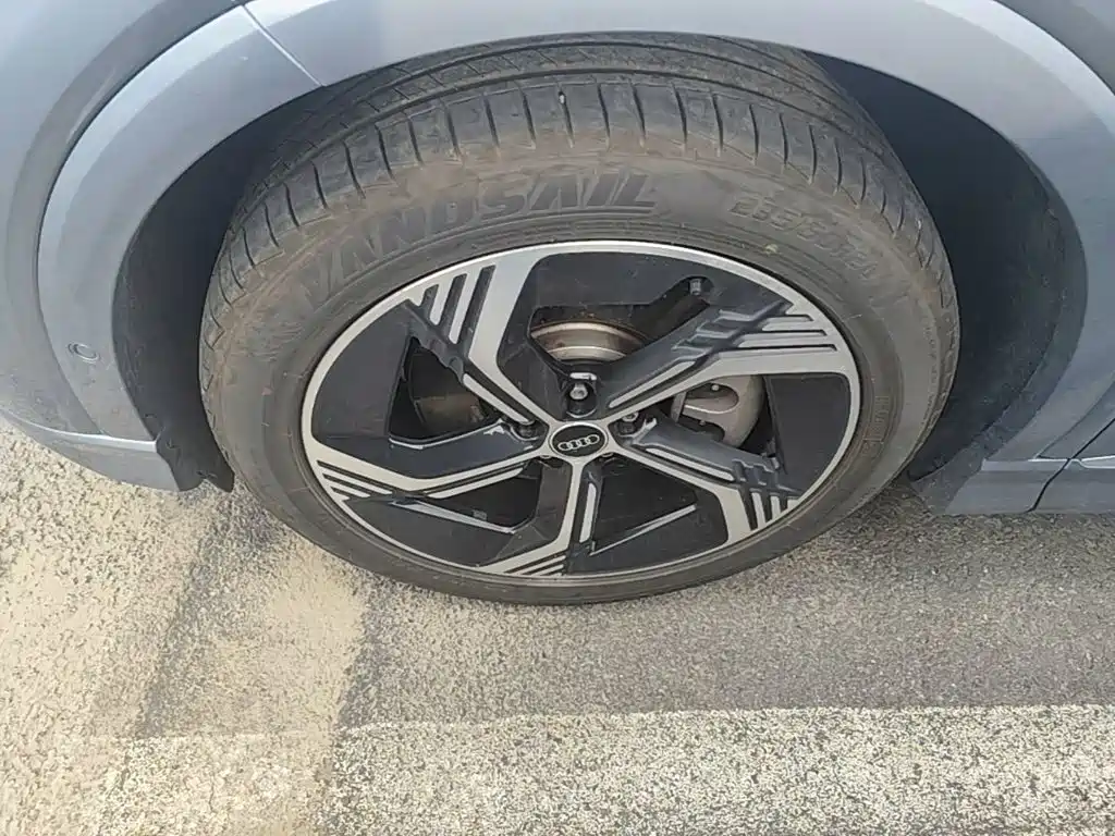 Audi Q4 e-tron — миниатюра 23