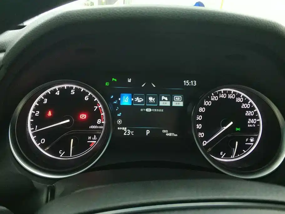 Toyota Camry — миниатюра 14