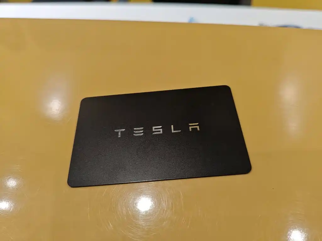 Tesla Model 3 — миниатюра 9