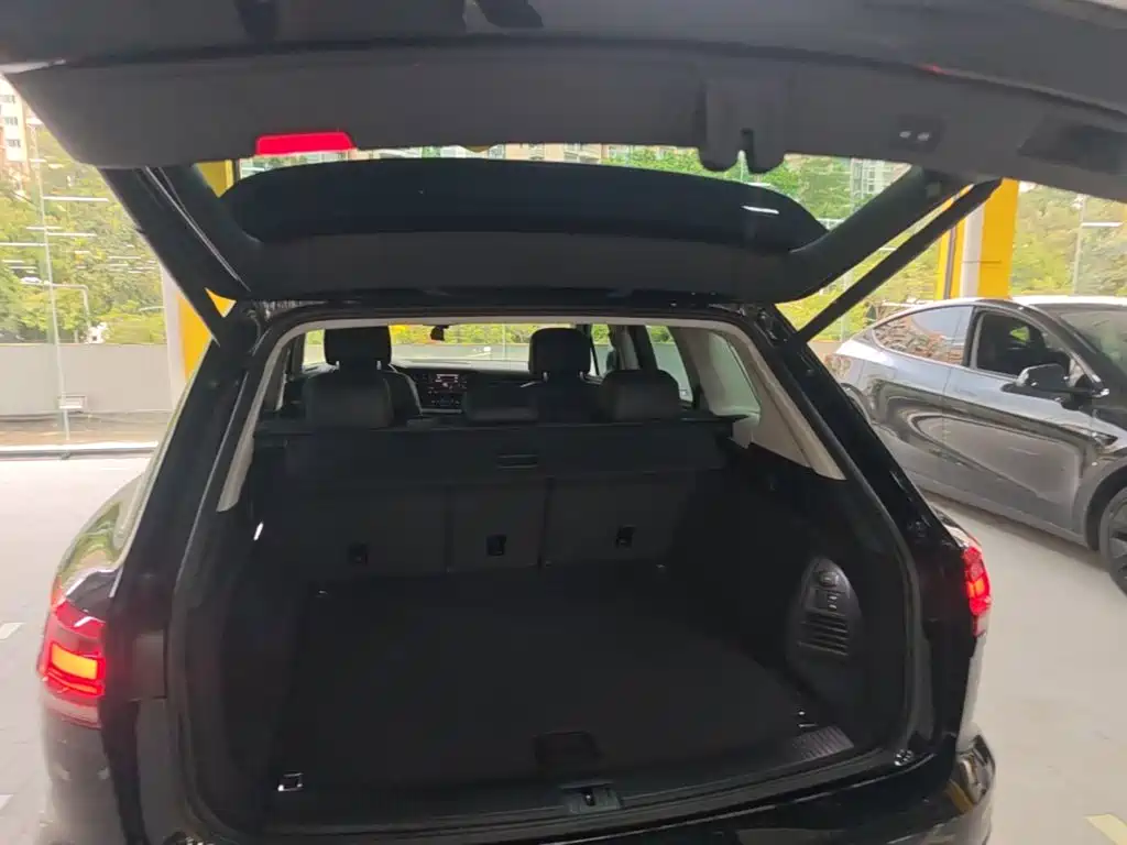 Volkswagen Touareg — миниатюра 19
