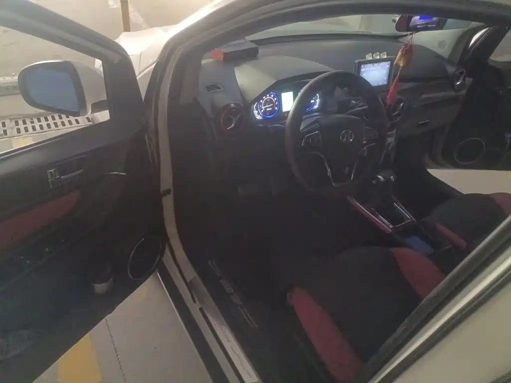 BAIC Senova X25 — миниатюра 17