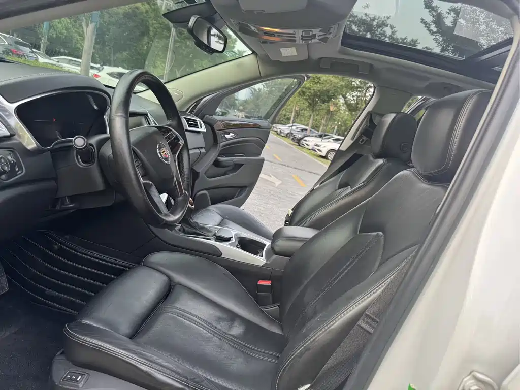 Cadillac SRX — миниатюра 10