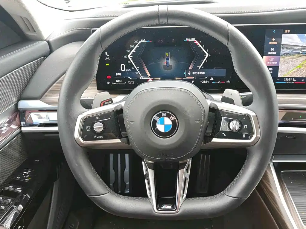 BMW 7 Series — миниатюра 9