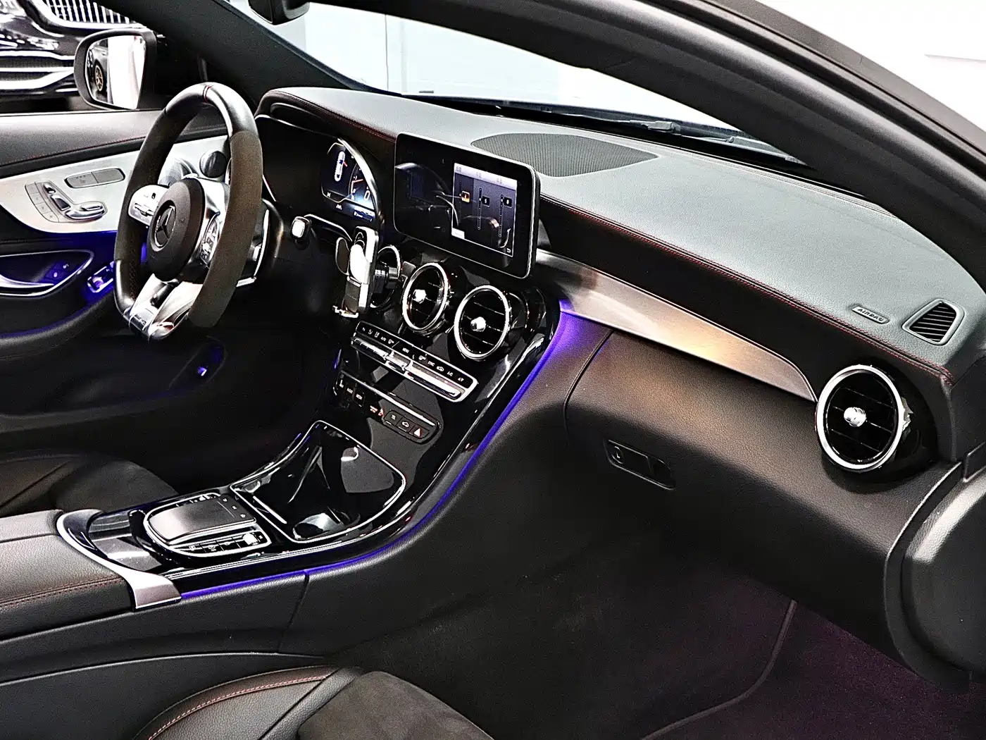 Mercedes-Benz C-class AMG 2020 Белый из Китая
