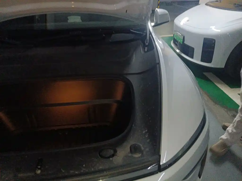 Tesla Model Y — миниатюра 22