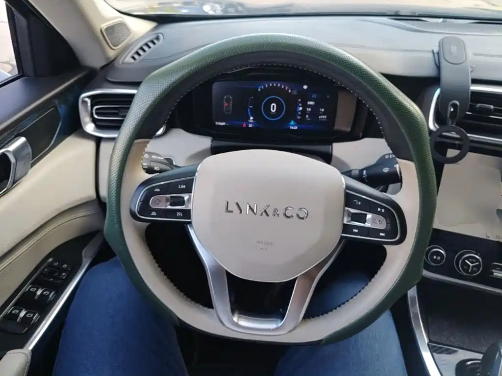 Lynk & Co 01 — миниатюра 11