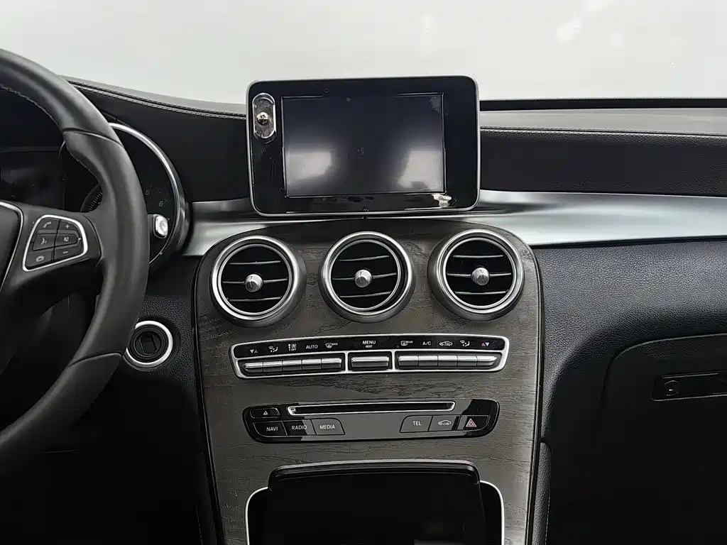 Mercedes-Benz GLC — миниатюра 12