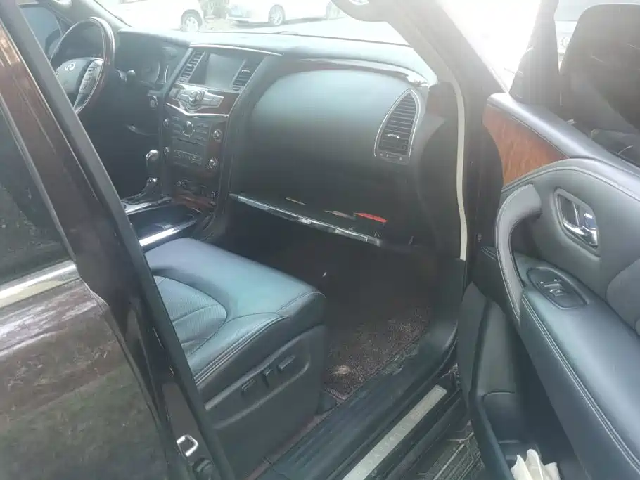 Infiniti QX80 — миниатюра 7