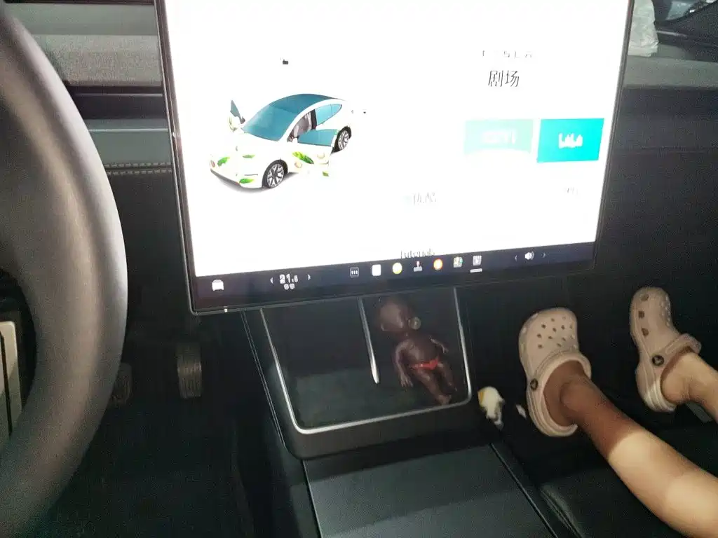 Tesla Model Y L — миниатюра 15