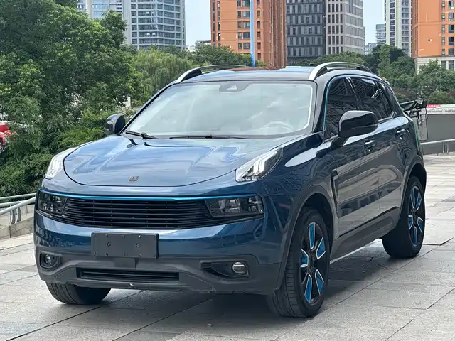 2018 Lynk & Co 01
