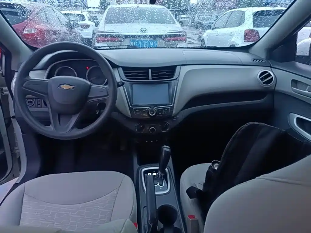 Chevrolet Sail — миниатюра 10