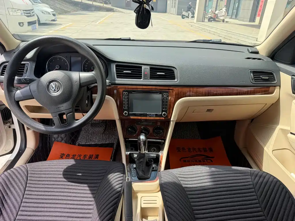 Volkswagen Lavida — миниатюра 6