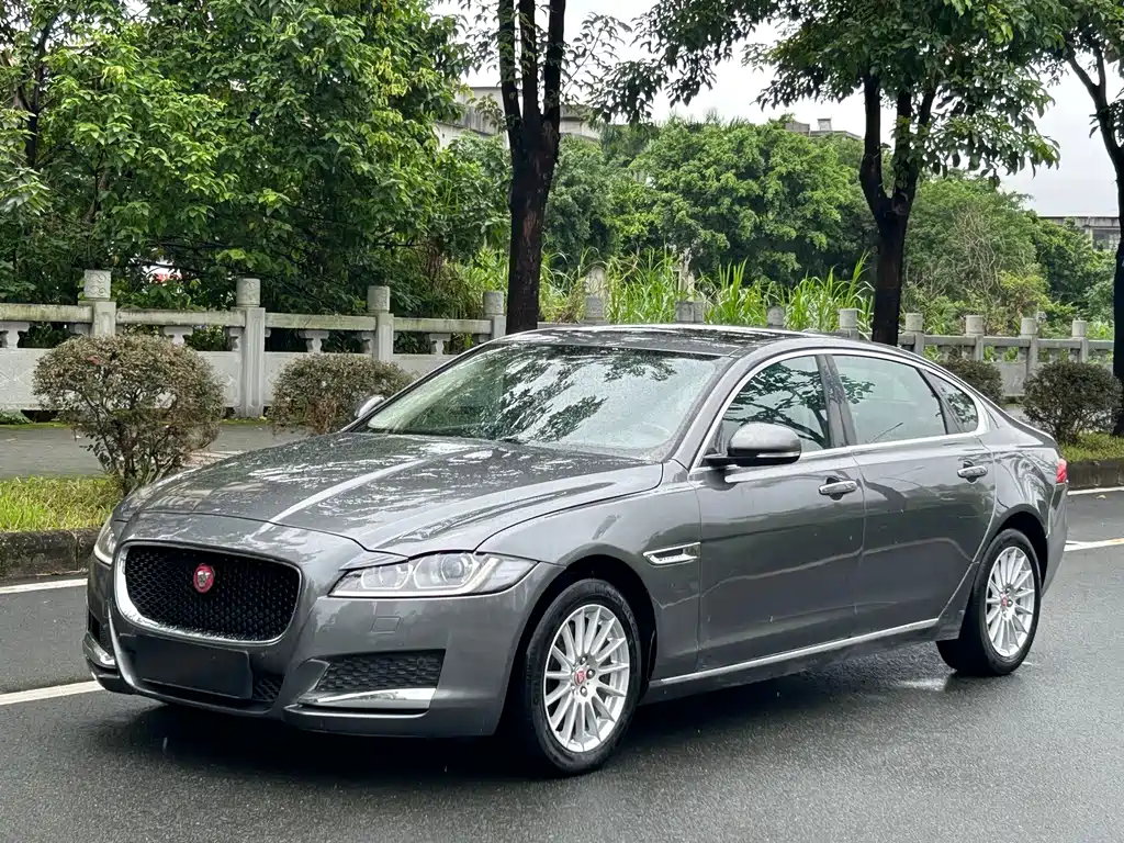 Jaguar XFL
