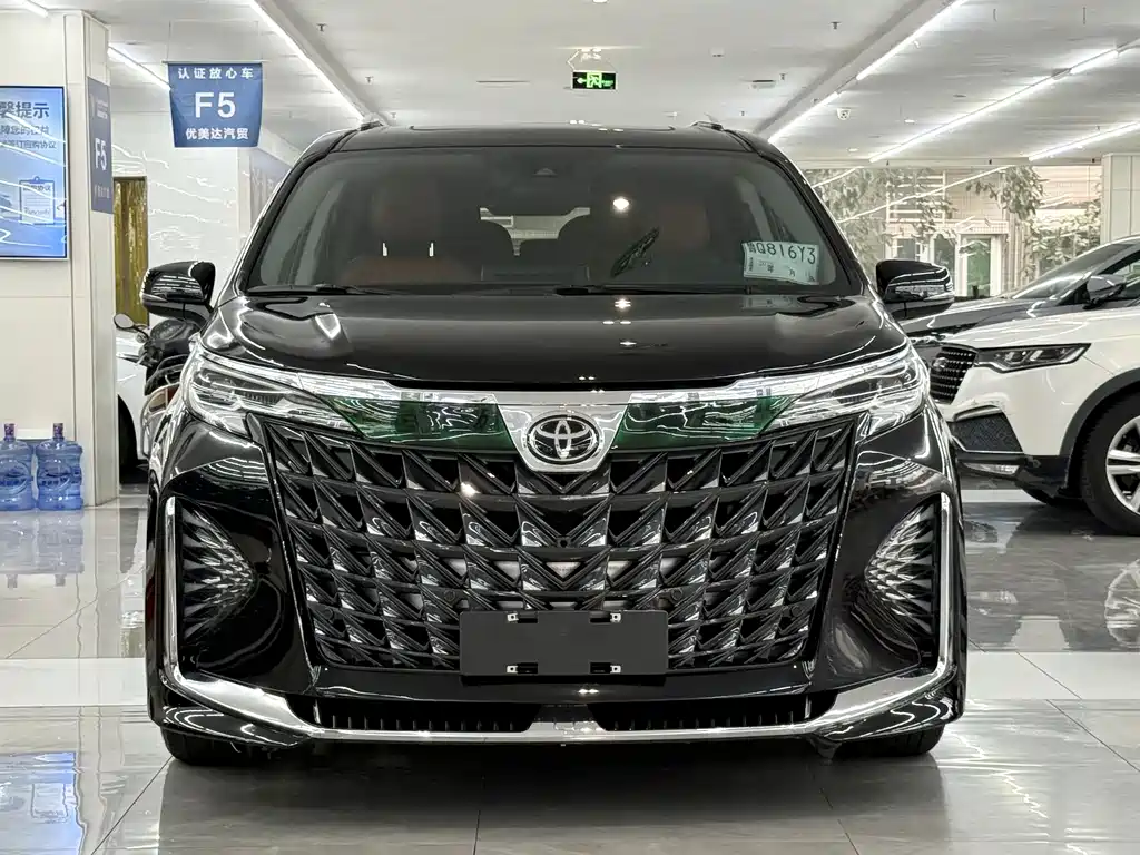 Toyota Sienna — миниатюра 2