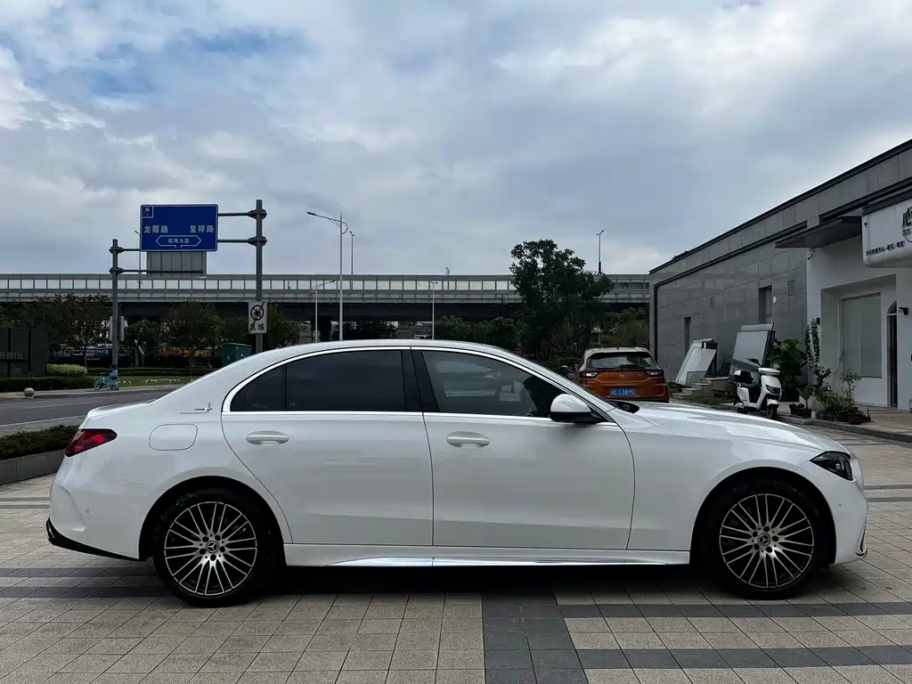 Mercedes-Benz C-Class — миниатюра 14