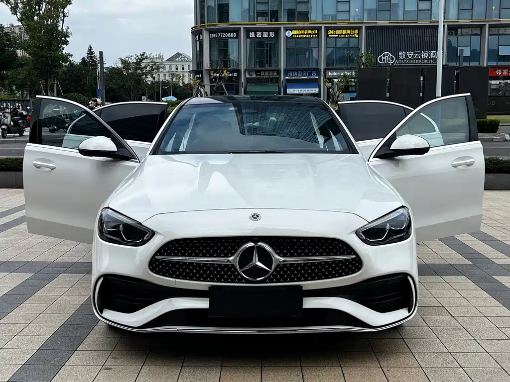 Mercedes-Benz C-Class — миниатюра 9