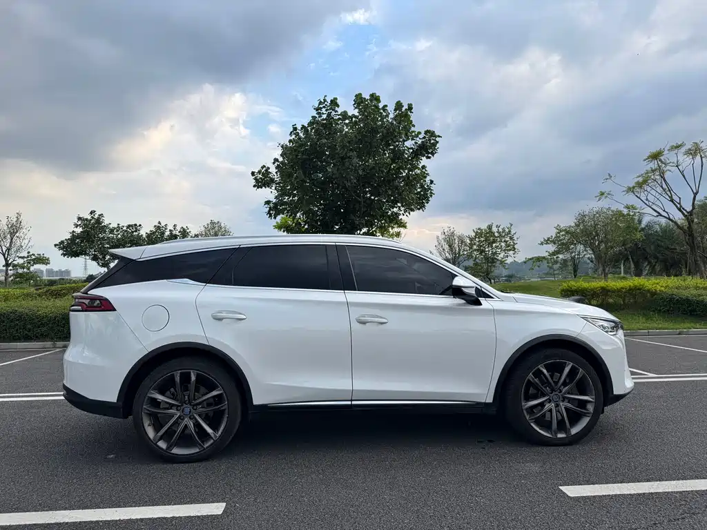 BYD Tang New Energy — миниатюра 4