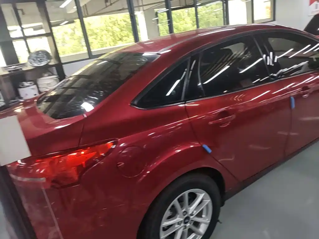 Ford Focus — миниатюра 7