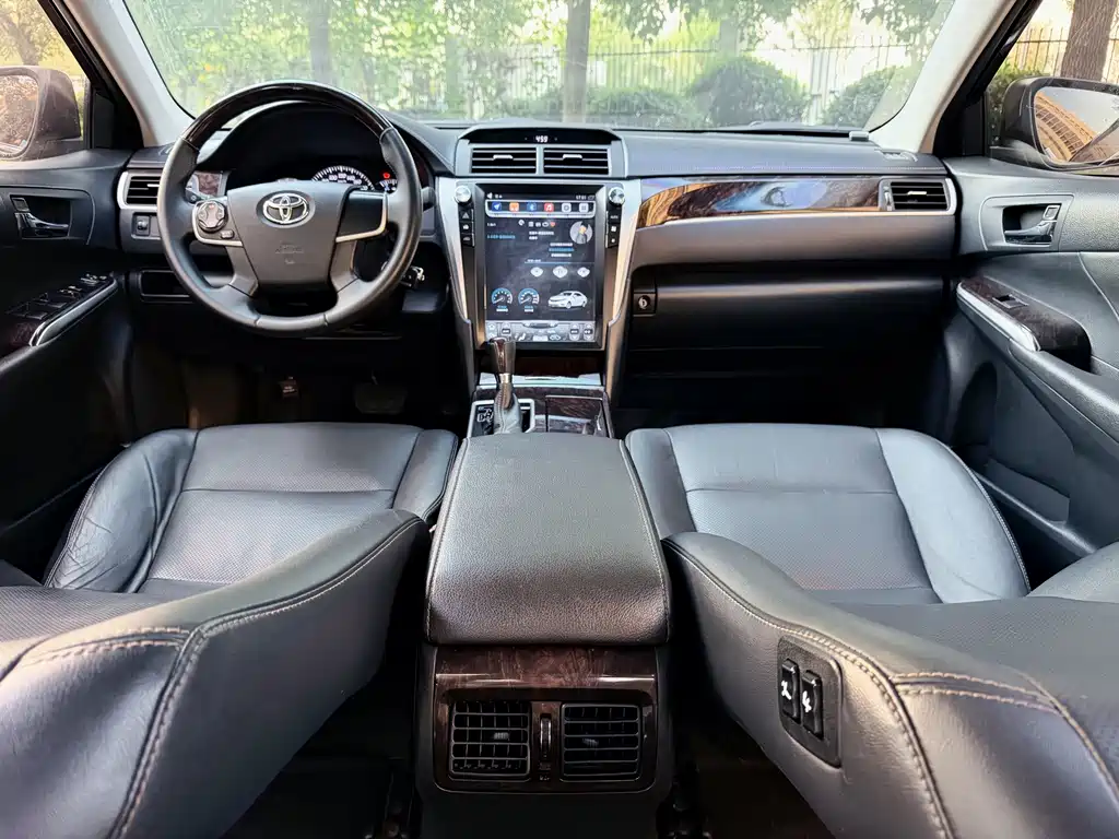 Toyota Camry — миниатюра 13